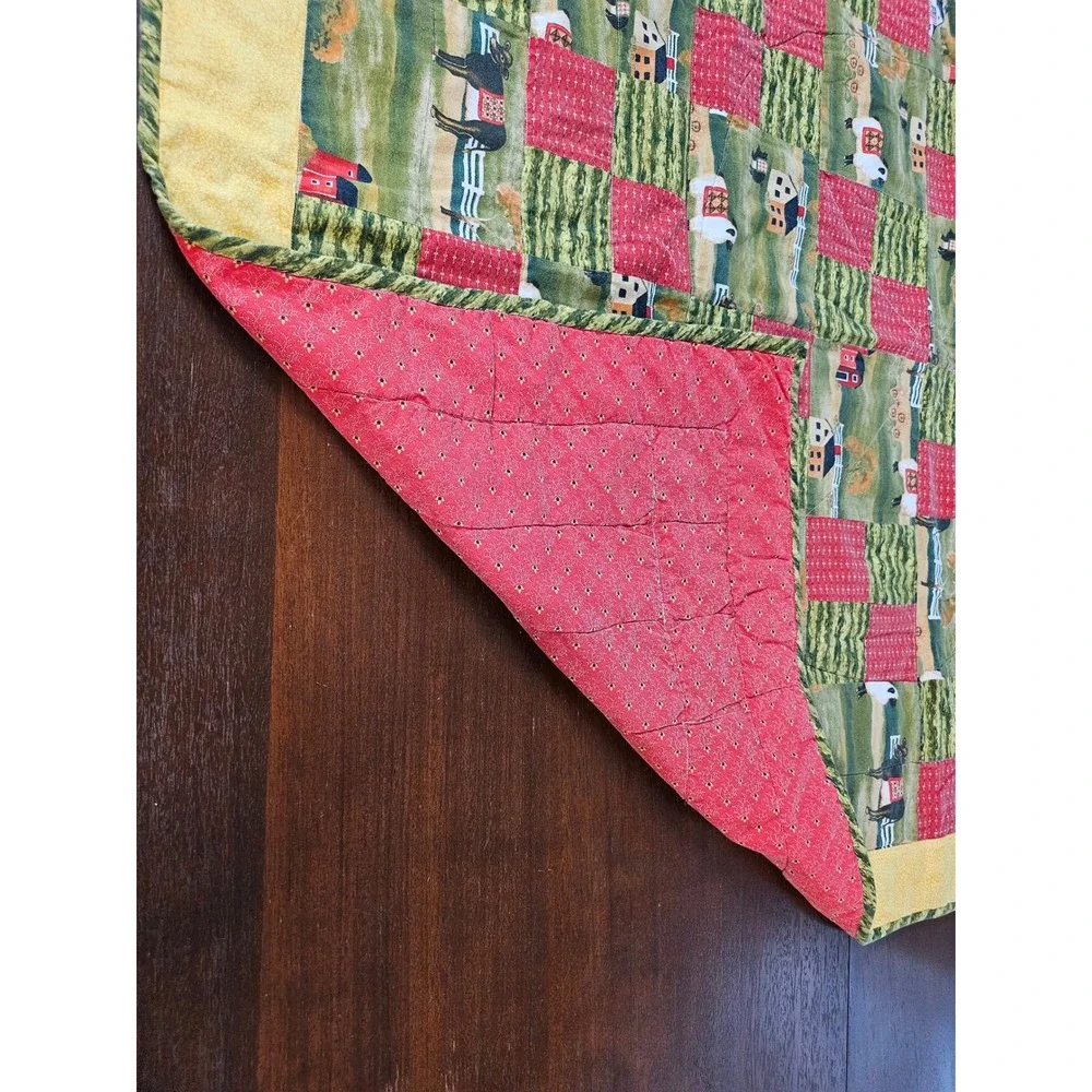 Farmhouse Patchwork Quilt 41x50 Multicolor Excellent Rustic Barn